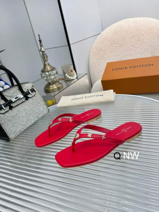 Picture of Louis Vuitton Slippers _SKULVsz35-40NW0403447
